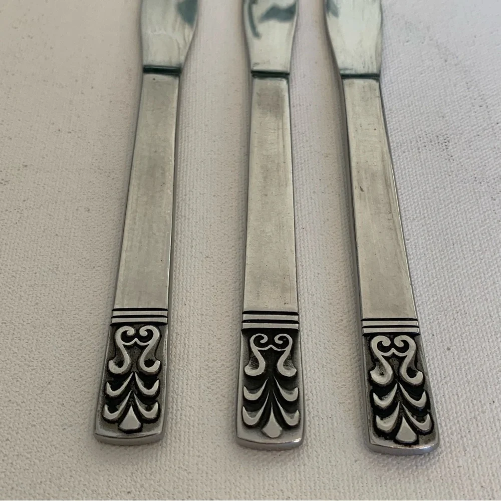 3 Carlyle Cameo Hong Kong Dinner Knives Knife Set Vintage Stainless Steel 8 3/8